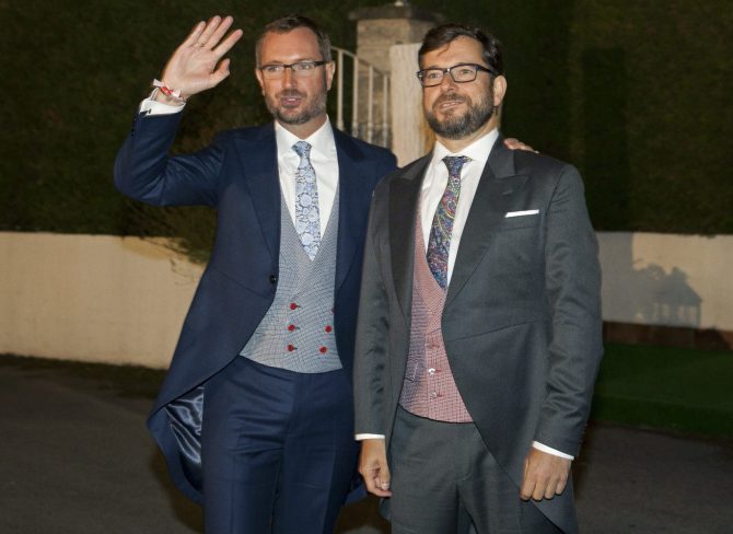 Javier Maroto y su marido, Josema Rodríguez, tras su boda "no reglamentaria"