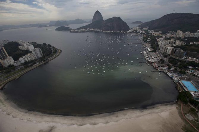 Mal olor, bacterias y heces en las aguas de Río