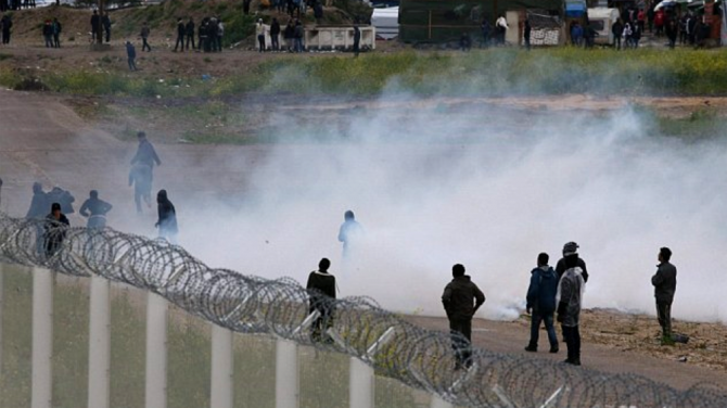 Imagen de los disturbios cerca del campo de refugiados de Calais.