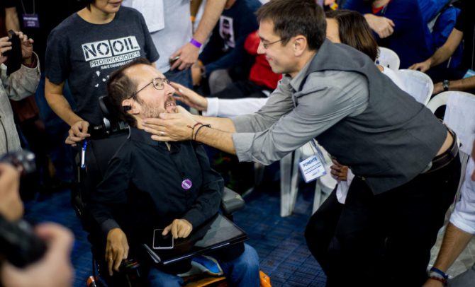 Monedero saluda a Echenique.