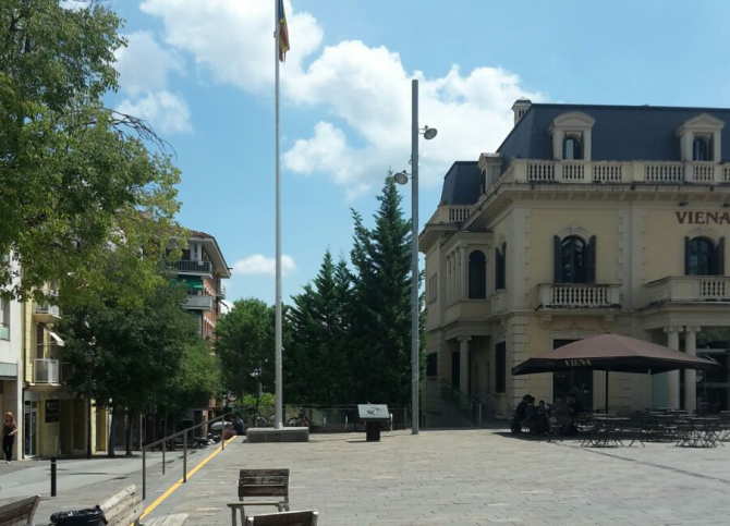 Estelada en la plaza Lluís Millet de Sant Cugat.