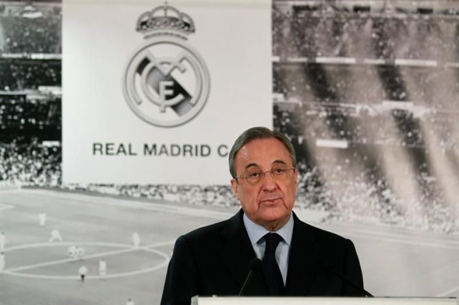 El presidente del Real Madrid, Florentino Pérez, en el Santiago Bernabéu. 