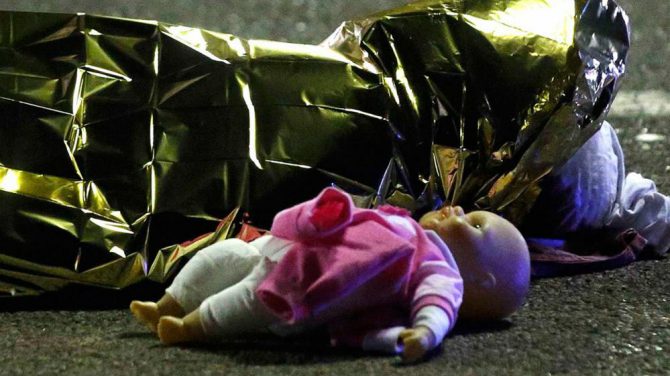 Los niños asesinados en Niza, víctimas del islamismo y de la cobardía de sus mayores.
