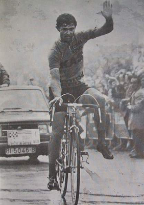 "El Tarangu" ganando ante su afición en el Naranco el 6 de mayo de 1974.