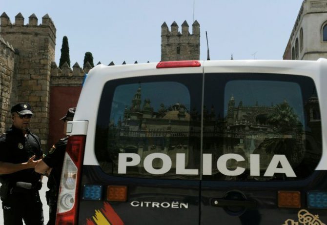 Una furgoneta de la policía fotografiada en Sevilla,