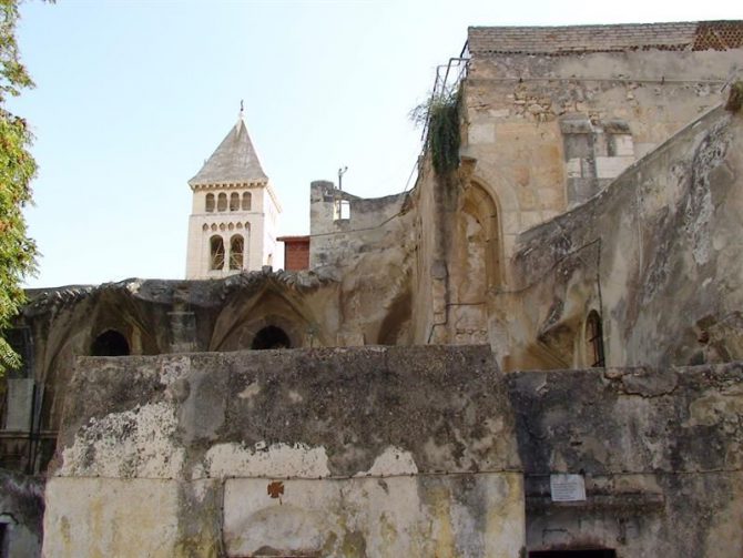 Ver fotos Imagen del techo de la Basílica del Santo Sepulcro. 