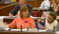 La presidenta Francina Armengol en el Parlament.