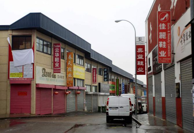 Comercios chinos en Fuenlabrada, Madrid. 