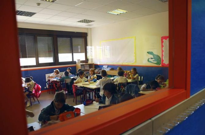 Varios niños en una de las clases del CEIP Josep Tarradellas de Madrid, en su primer día de colegio el pasado año.