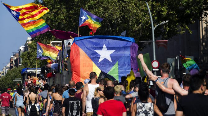 El Orgullo Gay recorre las calles de Barcelona
