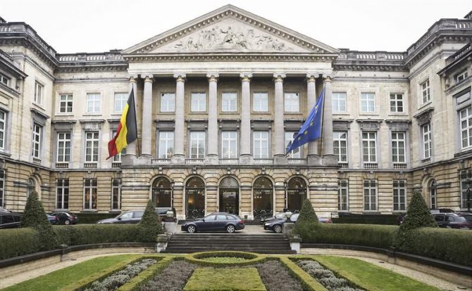 Vista panorámica del exterior del Parlamento belga, en Bruselas (Bélgica), donde se aprobó el proyecto de ley que autorizará la eutanasia infantil. 