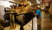 Un tanque Chrysler M4A4 de 1944 se exhibe en el Museo del Tanque de Normandía, el 12 de septiembre de 2016 en Catz, noroeste de Francia