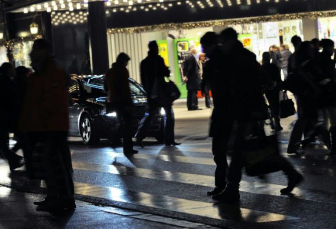 Transeúntes en Bahnhofstrasse, en Zúrich.