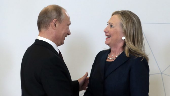 Vladimir Putin y Hillary Clinton.