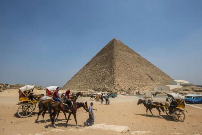 La pirámida de Keops el 31 de agosto de 2016 en Giza, a las afueras de El Cairo