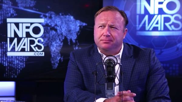 Alex Jones, el creador del sitio Infowars, uno de los más exitosos entre los Alt-right