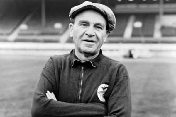 Bela Guttmann consiguió dos títulos consecutivos con el Benfica en 1961 y 1962