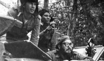 Fidel Castro durante la contra ofensiva en la Bahía de los Cochinos publicada en diario oficial Granma