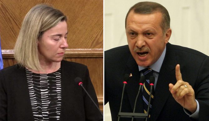 El presidente de Turquía, Recep Tayyip Erdogan (derecha), quiere reinstaurar la pena de muerte en Turquía. Federica Mogherini (izquierda), jefa de la política exterior de la Unión Europea, dice que eso descalificará a Turquía para el ingreso en la UE.