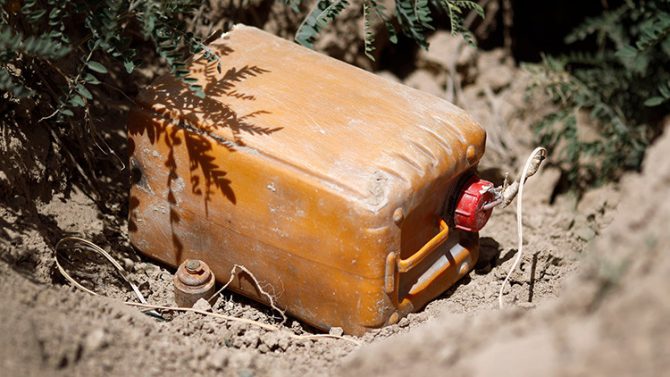 Un artefacto explosivo improvisado descubierto en Afganistán