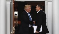 Donald Trump recibe a Kris Kobach