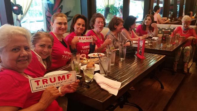 Seguidoras hispanas de Trump en el sur de Florida.