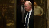 Tom Price durante una visita al presidente electo en la Torre Trump