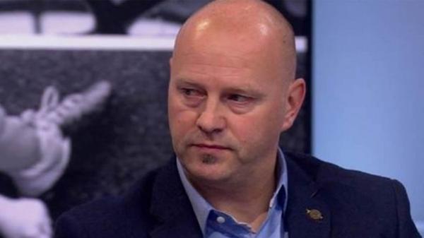 Chris Unsworth confesó que, cuando era niño, su entrenador de fútbol abusó de él