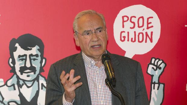 Alfonso Guerra ,durante su intervención este domingo