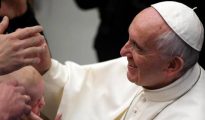 El papa Francisco, durante su reunión para felicitar la Navidad a los empleados del Vaticano