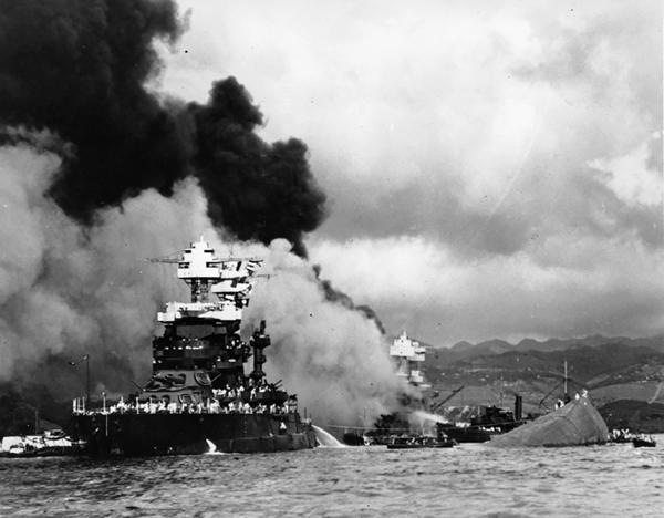 El acorazado West Virginia fue hundido por el ataque japonés y luego reflotado. Volvió a navegar.