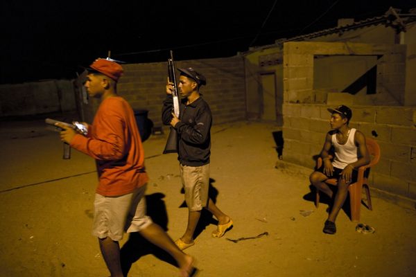 Un grupo de autodefensa organizado para protegerse de los piratas en Sucre