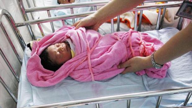 El fin de la política del «hijo único» dispara casi un 8% los nacimientos en China