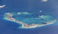 Movimientos de naves chinas cerca de las Spratly Islands en el Mar Meridional en una foto de archivo de la Marina estadounidense del 21 mayo de 2015
