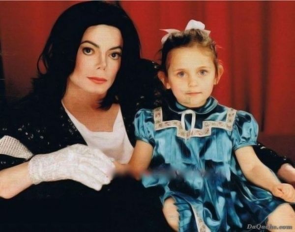 Paris de pequeña junto a su padre, Michael Jackson