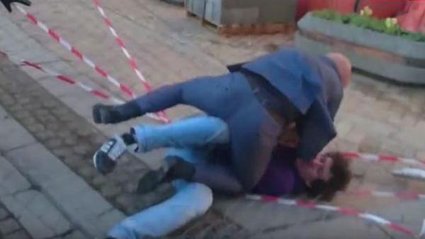 Un guardaespalda de Valls redujo al agresor