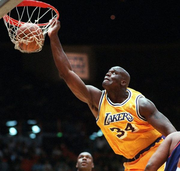 O Neil ganó tres títulos con los Lakers (2000, 2001 y 2002)