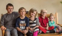 La familia de hermanos esta compuesta por Bradley de 11 años, Preston 10, Layla 8, Landon 6 y Olive la más pequeña de solo 2 añitos