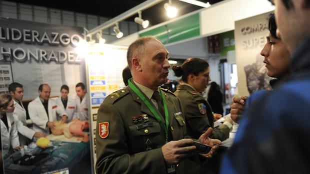 Stans del Ejército en el Salón de la Enseñanza de Barcelona