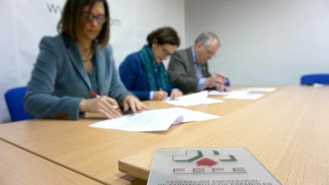 Firma del convenio.