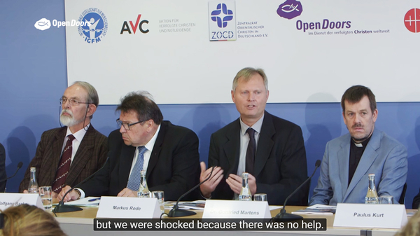 Miembros de Open Doors y otras ONG, en una conferencia de prensa celebrada en mayo de 2016 para presentar el informe "Ataques de motivación religiosa contra refugiados cristianos en Alemania".