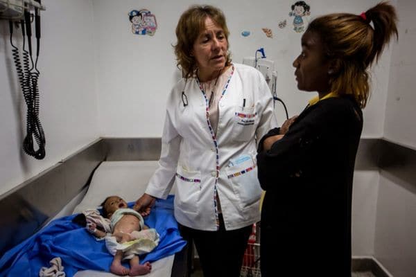 La doctora Livia Machado en el hospital Domingo Luciani en Caracas