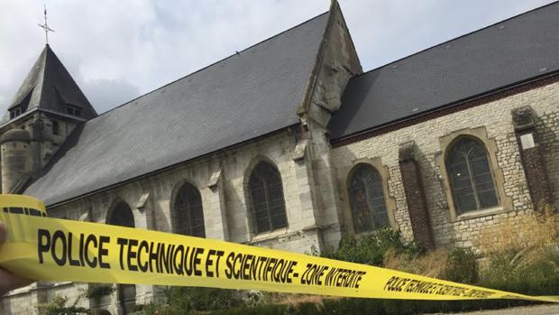 La iglesia de Saint-Étienne-du-Rouvray donde un sacerdote fue asesinado por yihadistas. 