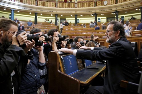 Mariano Rajoy, a su llegada al hemicíclo del Congreso de los Diputados donde hoy se celebra en el debate de los Presupuestos Generales del Estado de 2017. 