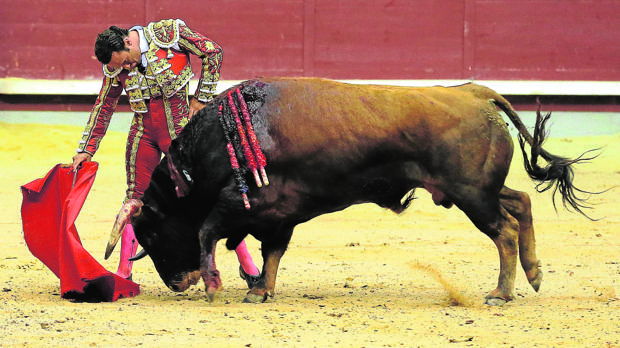 Antonio Ferrera se gusta en un derechazo
