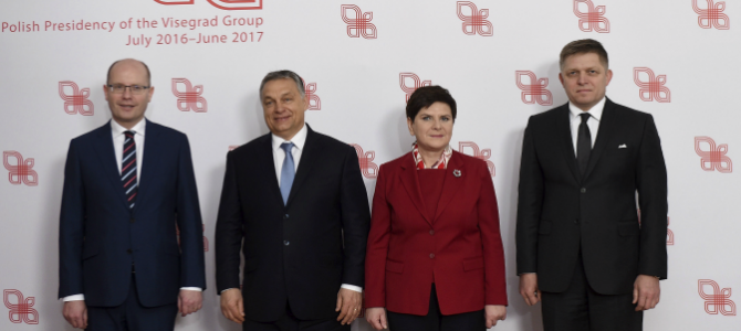 Representantes de los seis países que acudieron al CEDC