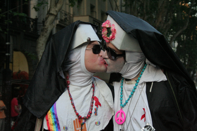 Las burlas a los católicos, teme recurrente en el orgullo gay.