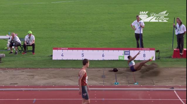 El momento en el que Blessing Okagbare pierde la peluca