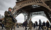 La mitad de los soldados franceses incursos en operaciones militares están desplegados en la propia Francia.