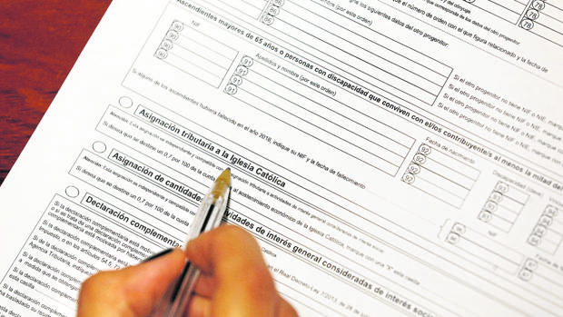 La izquierda radical quiere que la Iglesia Católica no se financie con los impuestos